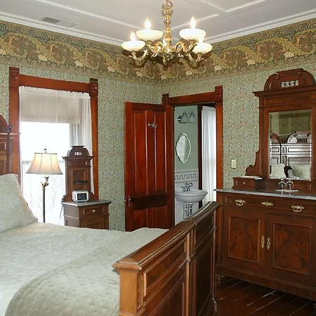 Nauvoo Grand Bed & Breakfast-2