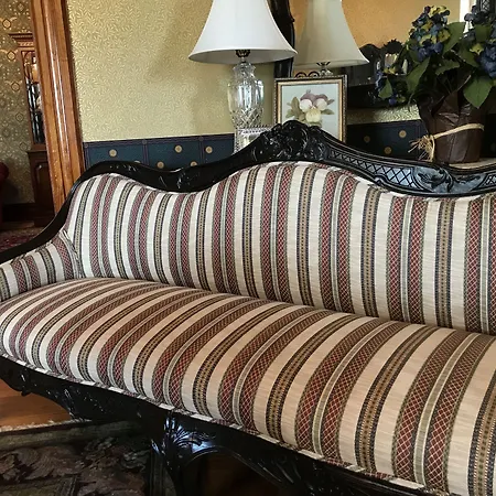 Nauvoo Grand Bed & Breakfast-3